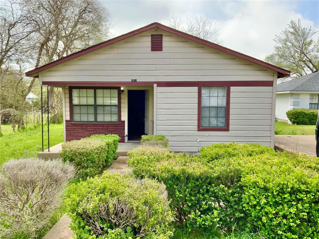 1113 W 3RD ST, TAYLOR, TX 76574, photo 1 of 12