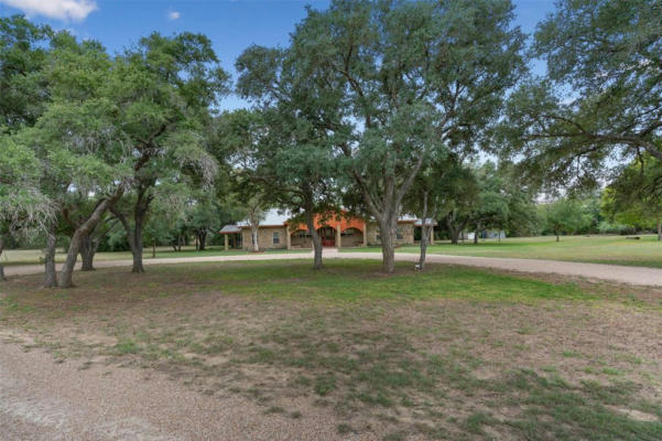 322 COUNTY ROAD 180A, HALLETTSVILLE, TX 77964, photo 4 of 37