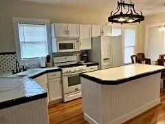 639 S UNION AVE, NEW BRAUNFELS, TX 78130, photo 4 of 11
