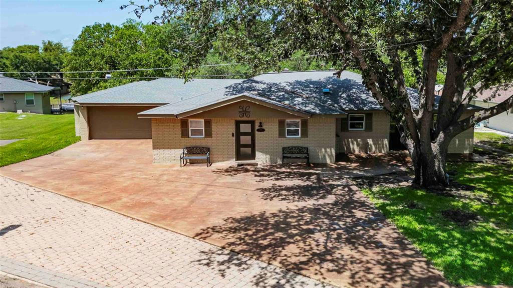201 ROBIN RD, MARBLE FALLS, TX 78654, photo 1 of 38