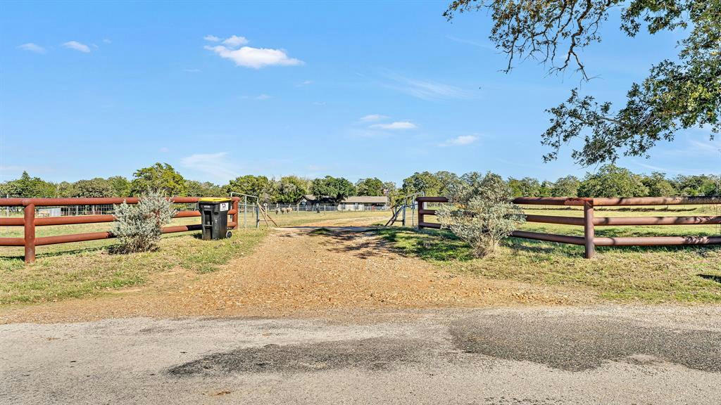 1252 COUNTY ROAD 106, PAIGE, TX 78659, photo 1 of 38
