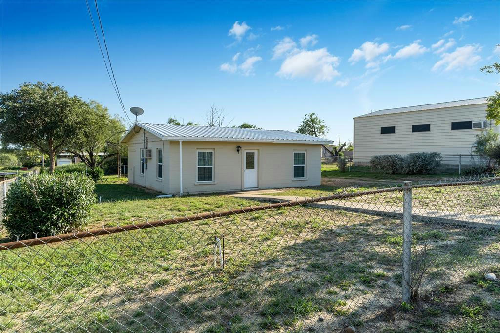 106 OVERVIEW DR, ZAPATA, TX 78076, photo 1 of 23