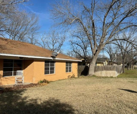 302 W WALNUT, GRANGER, TX 76530 - Image 1