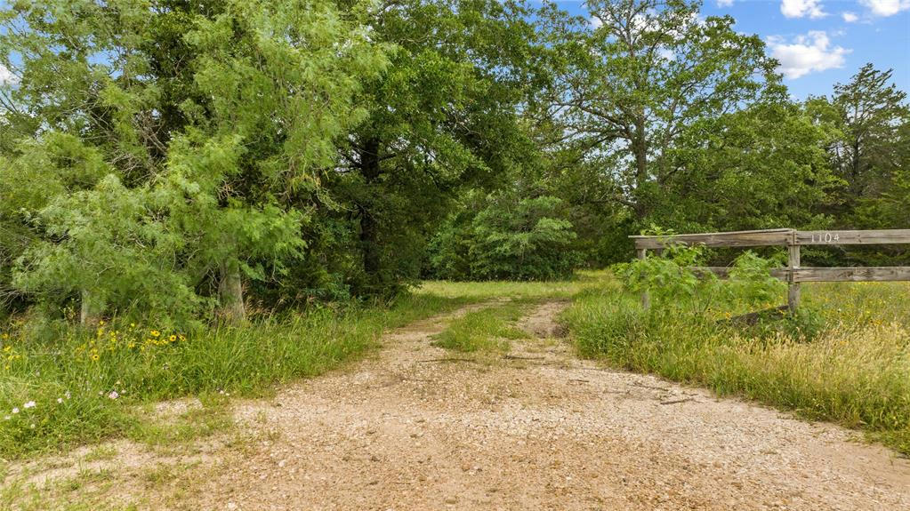 1104 PRIVATE ROAD 2103, GIDDINGS, TX 78942, photo 1 of 33