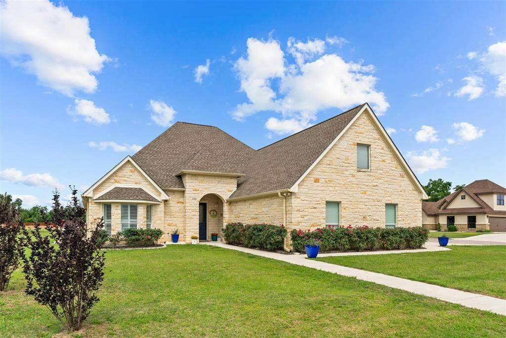 100 KAILYNNE CT, THORNDALE, TX 76577, photo 1 of 35