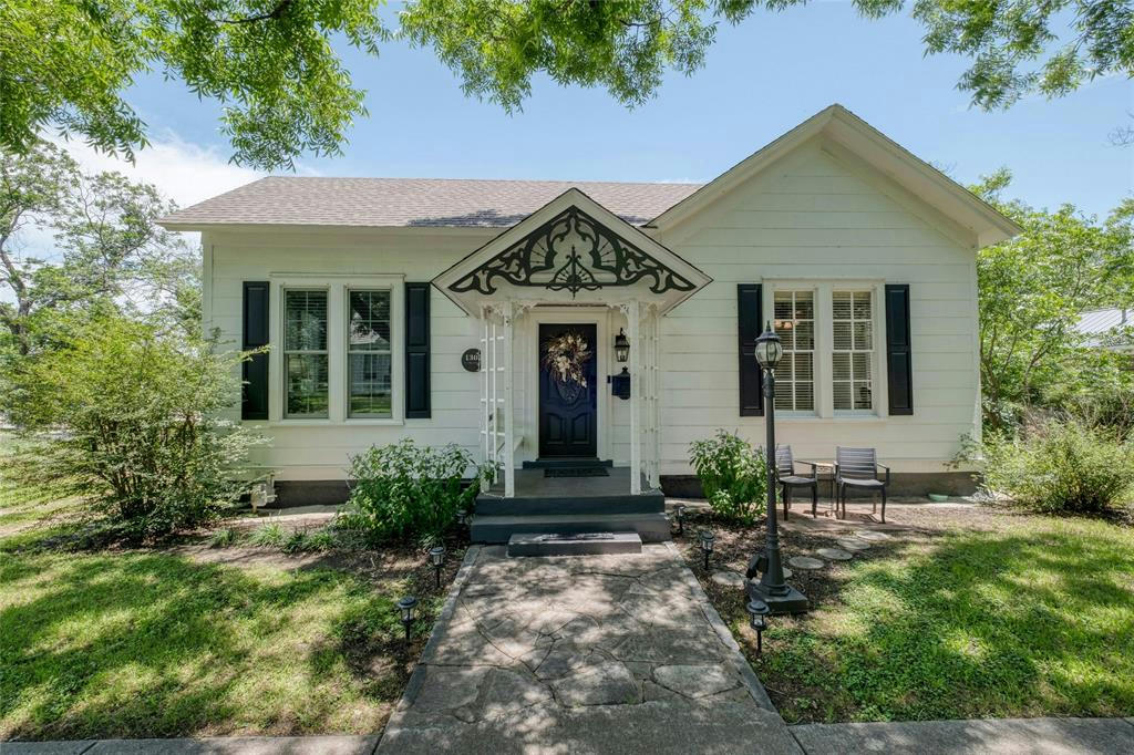 1305 S COLLEGE ST, GEORGETOWN, TX 78626, photo 1 of 26