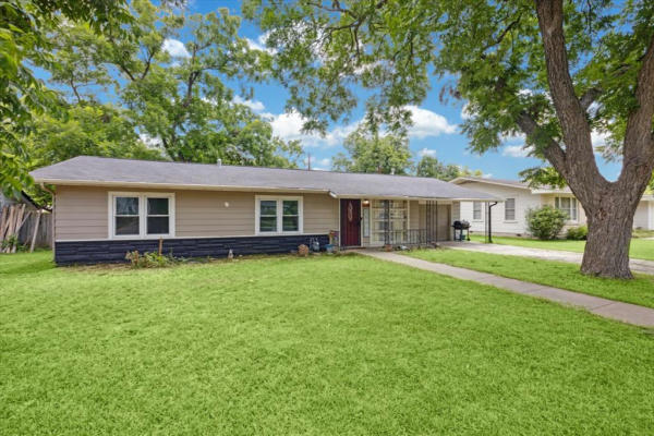 907 FISHER ST, TAYLOR, TX 76574 - Image 1